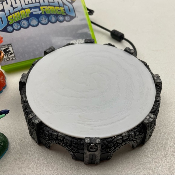 Skylanders Mixed Element Figure Lot With Xbox 360 Portal and game Bundle - Picture 4 of 7